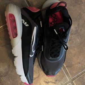 Nike tennis shoes